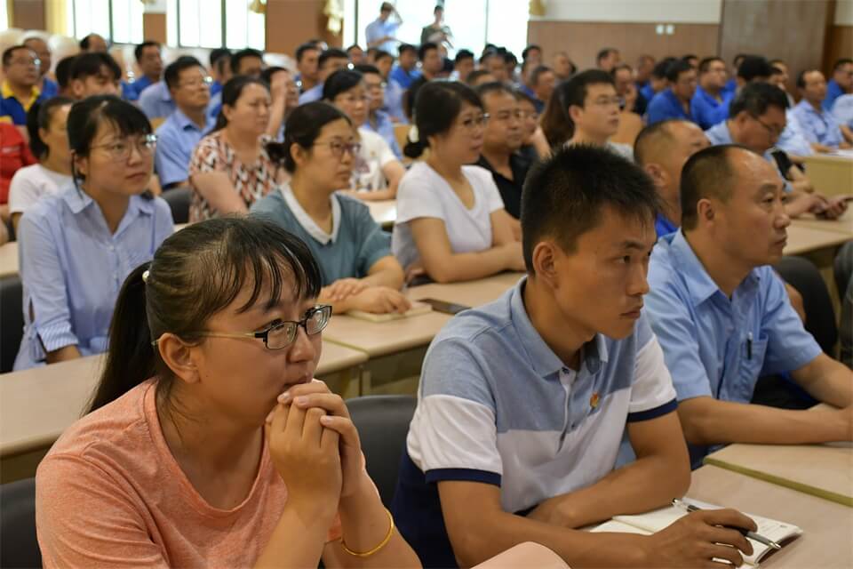 聆聽(tīng)先進(jìn)事跡，激發(fā)工作熱情(圖5)